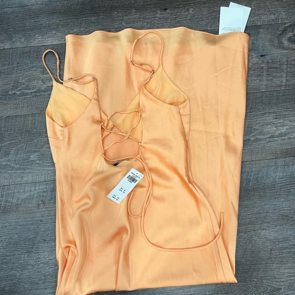 Abercrombie and Fitch silk tie in the back dress - Picture 2 of 7